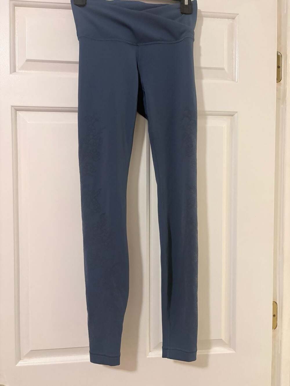 Lululemon Always On High-Rise Tight 28 Size 8 Code Blue Flocked Everlux